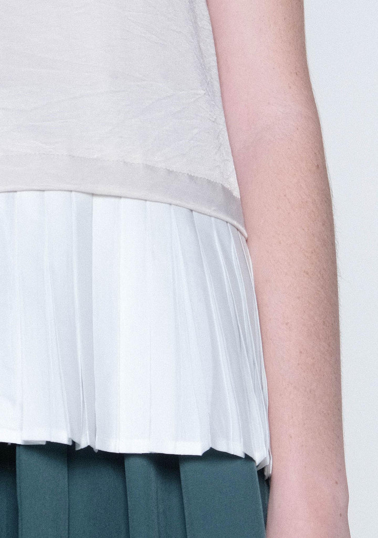 AXEL DUAL COLOUR PLEATED TOP - HAZELNUT - SALIENT LABEL