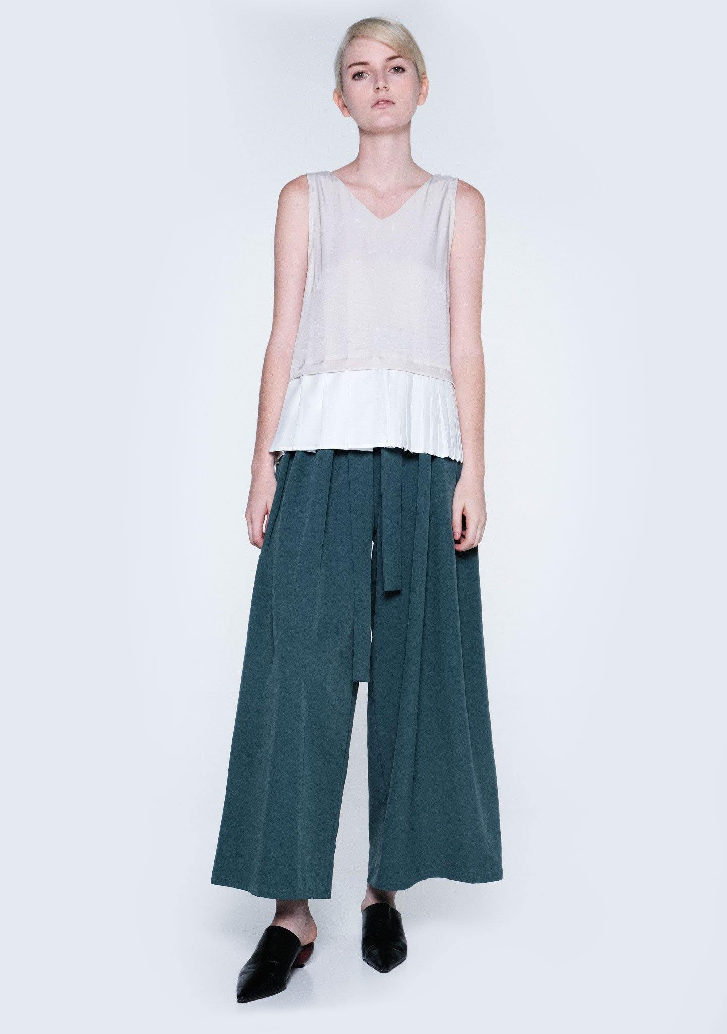 AXEL DUAL COLOUR PLEATED TOP - HAZELNUT - SALIENT LABEL