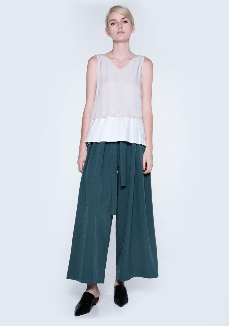 AXEL DUAL COLOUR PLEATED TOP - HAZELNUT - SALIENT LABEL