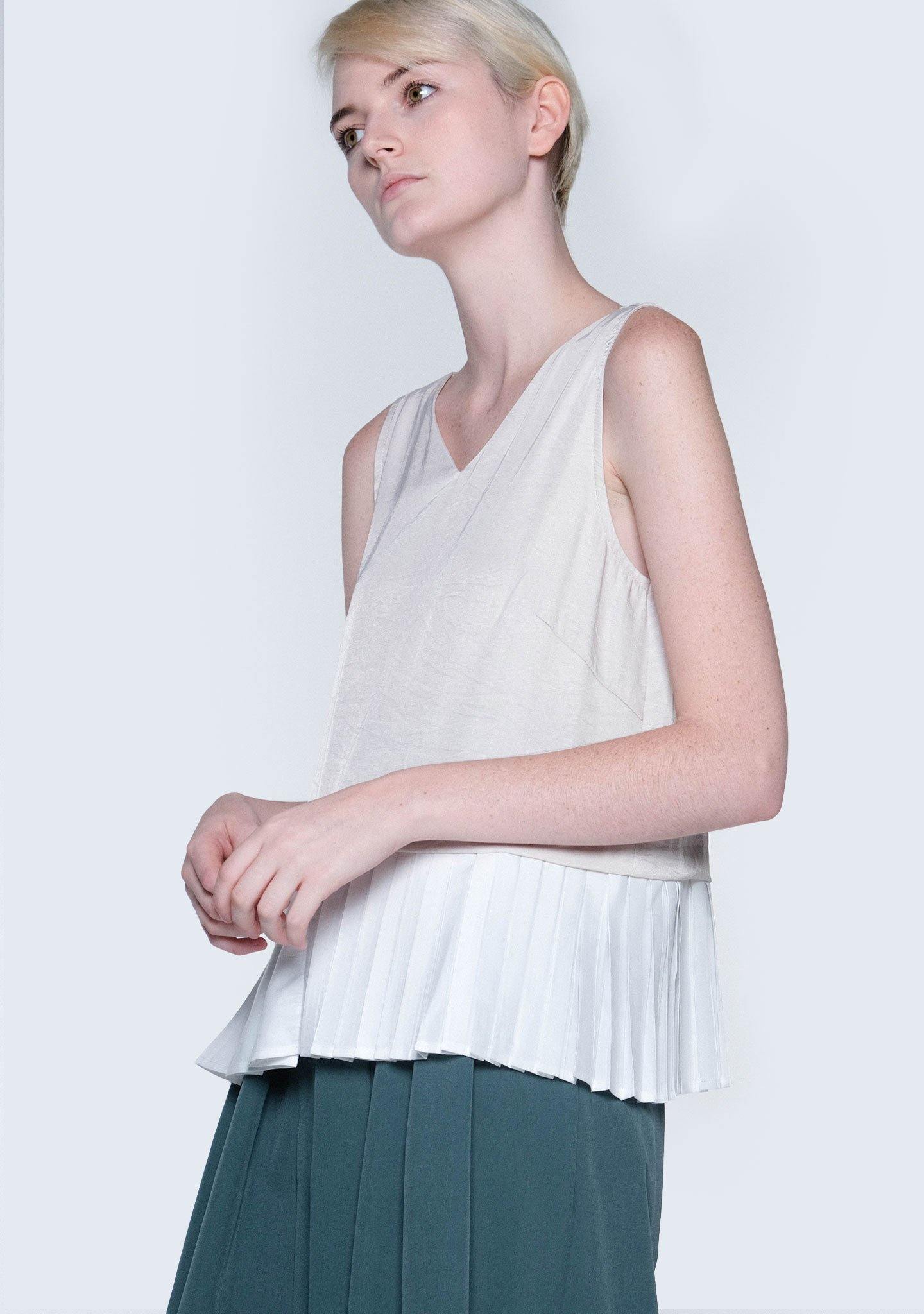 AXEL DUAL COLOUR PLEATED TOP - HAZELNUT - SALIENT LABEL
