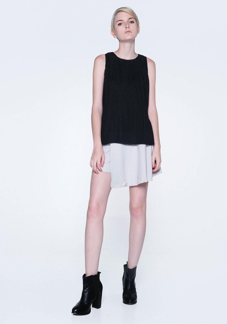 DELAINA PLEATED TOP - OBSIDIAN - SALIENT LABEL