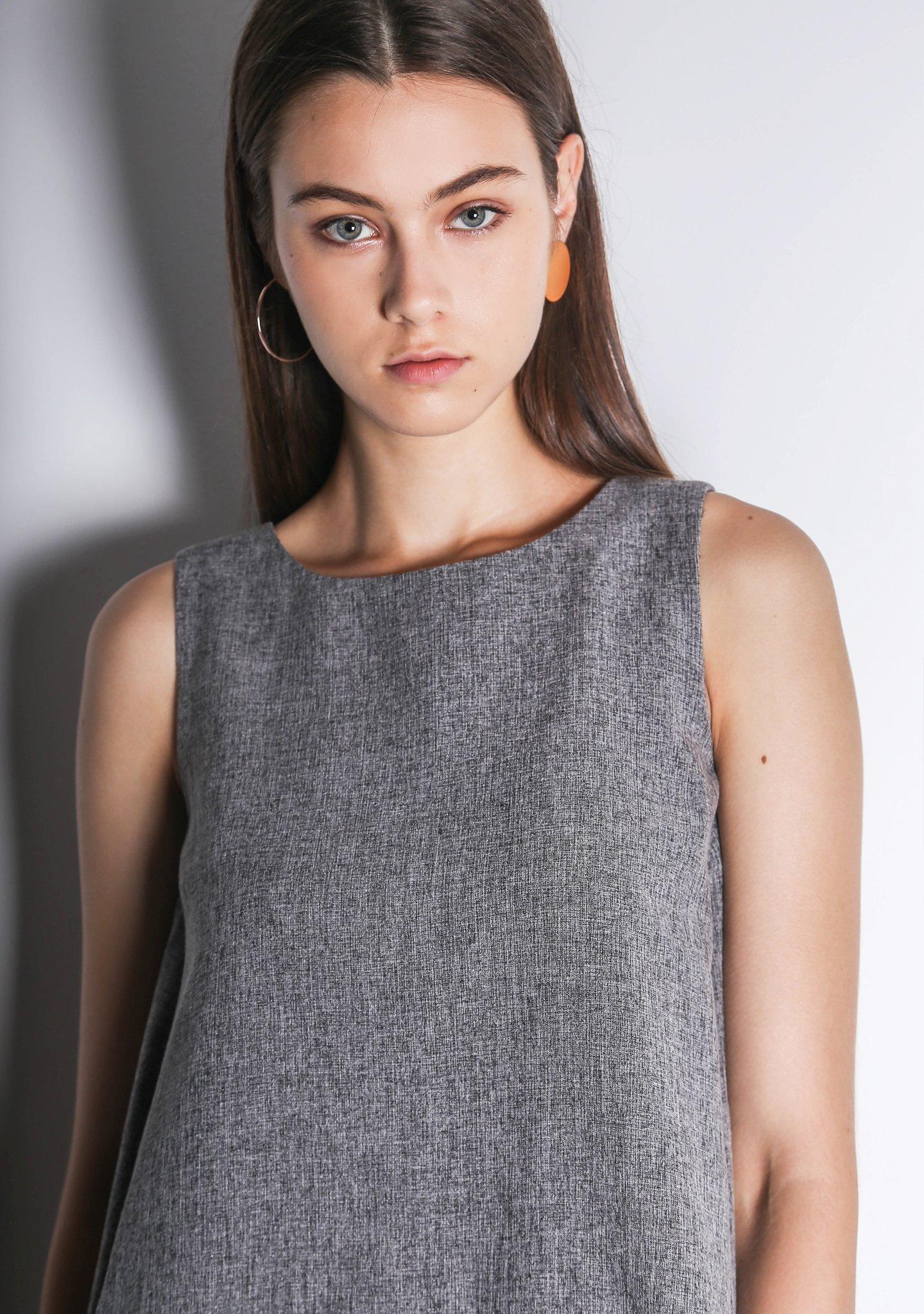 KETEL DIP BACK HEM TOP - GREY/BLACK - SALIENT LABEL