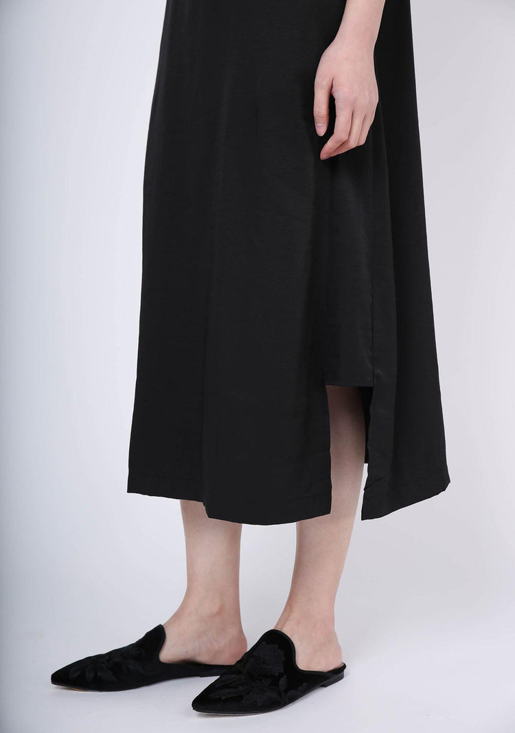 Liv Viscose Midi Dress - Tricorn Black - SALIENT LABEL