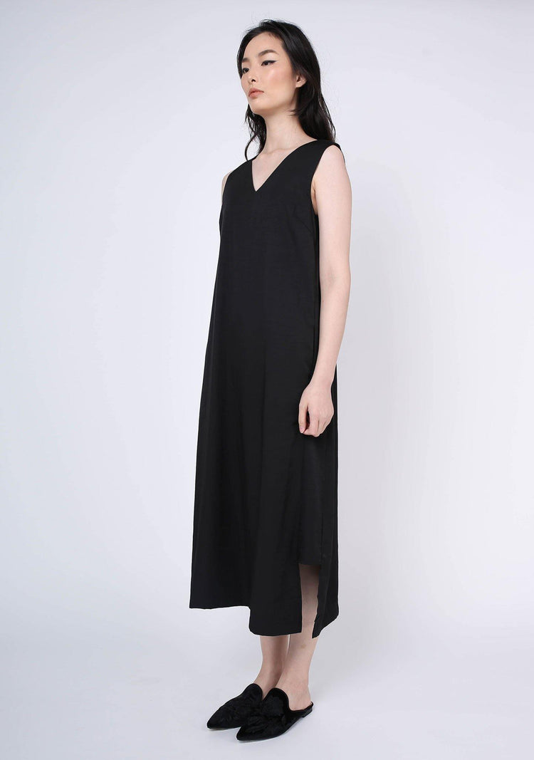 Liv Viscose Midi Dress - Tricorn Black - SALIENT LABEL