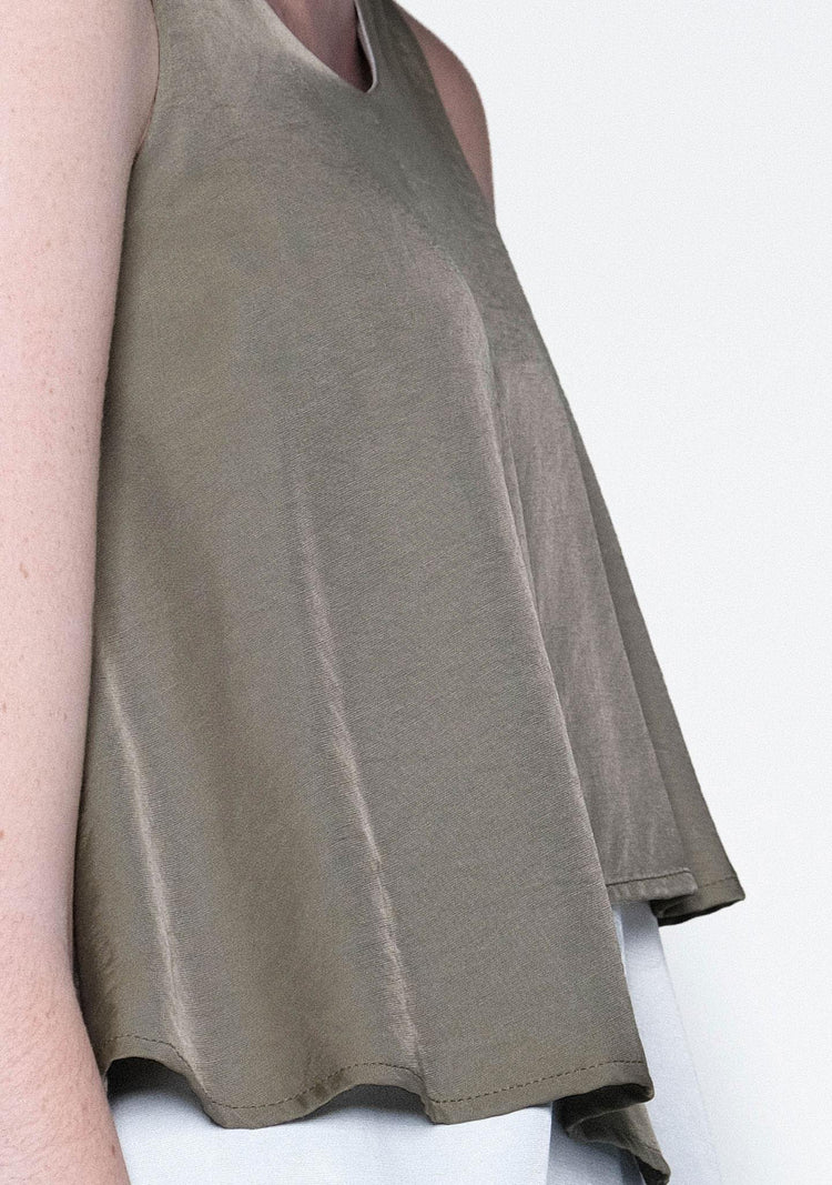 MICHON LAYERED REVERSIBLE TOP - MOSS - SALIENT LABEL