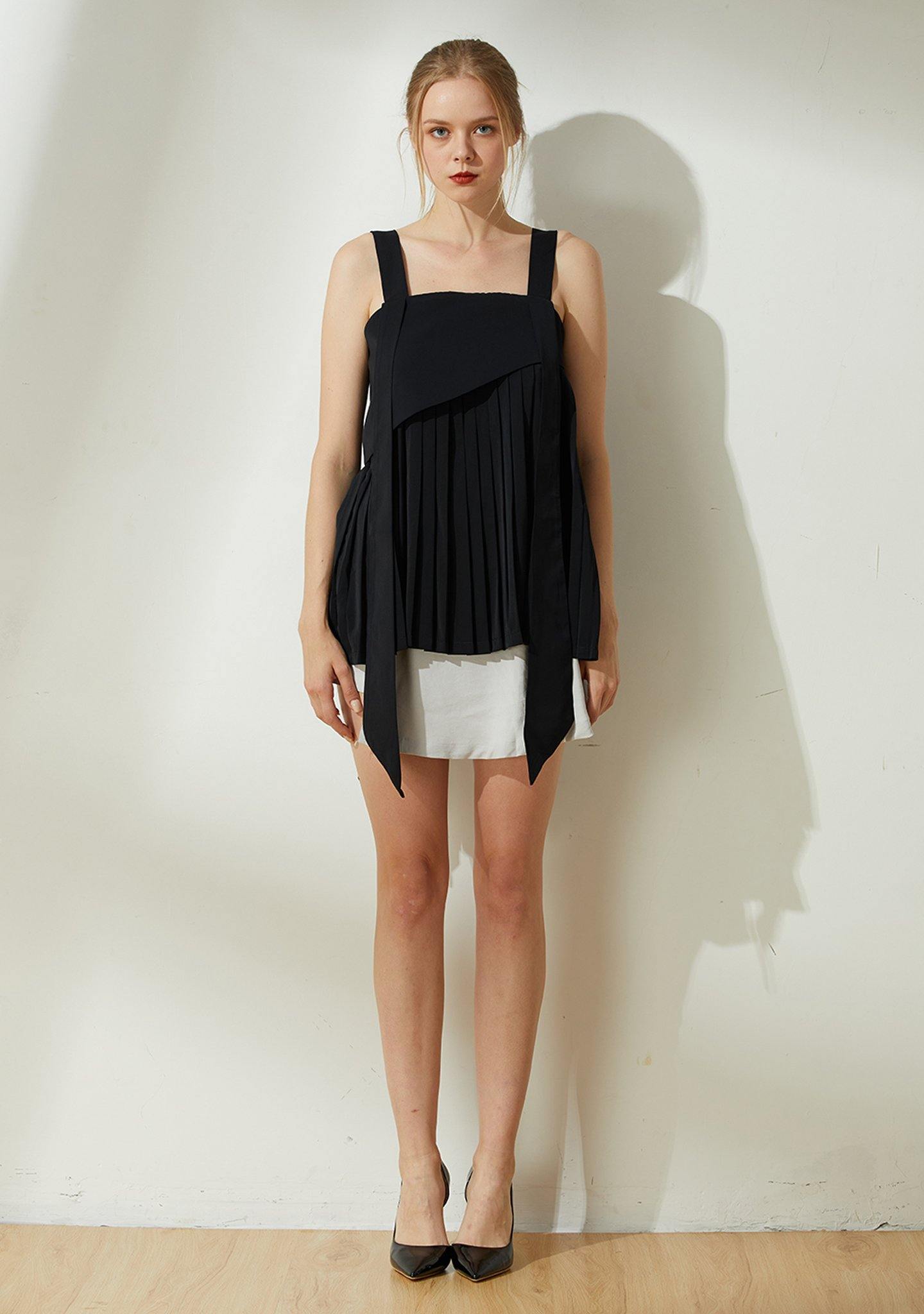 Mizuki Pleated Long Strap Top in Obsidian - SALIENT LABEL