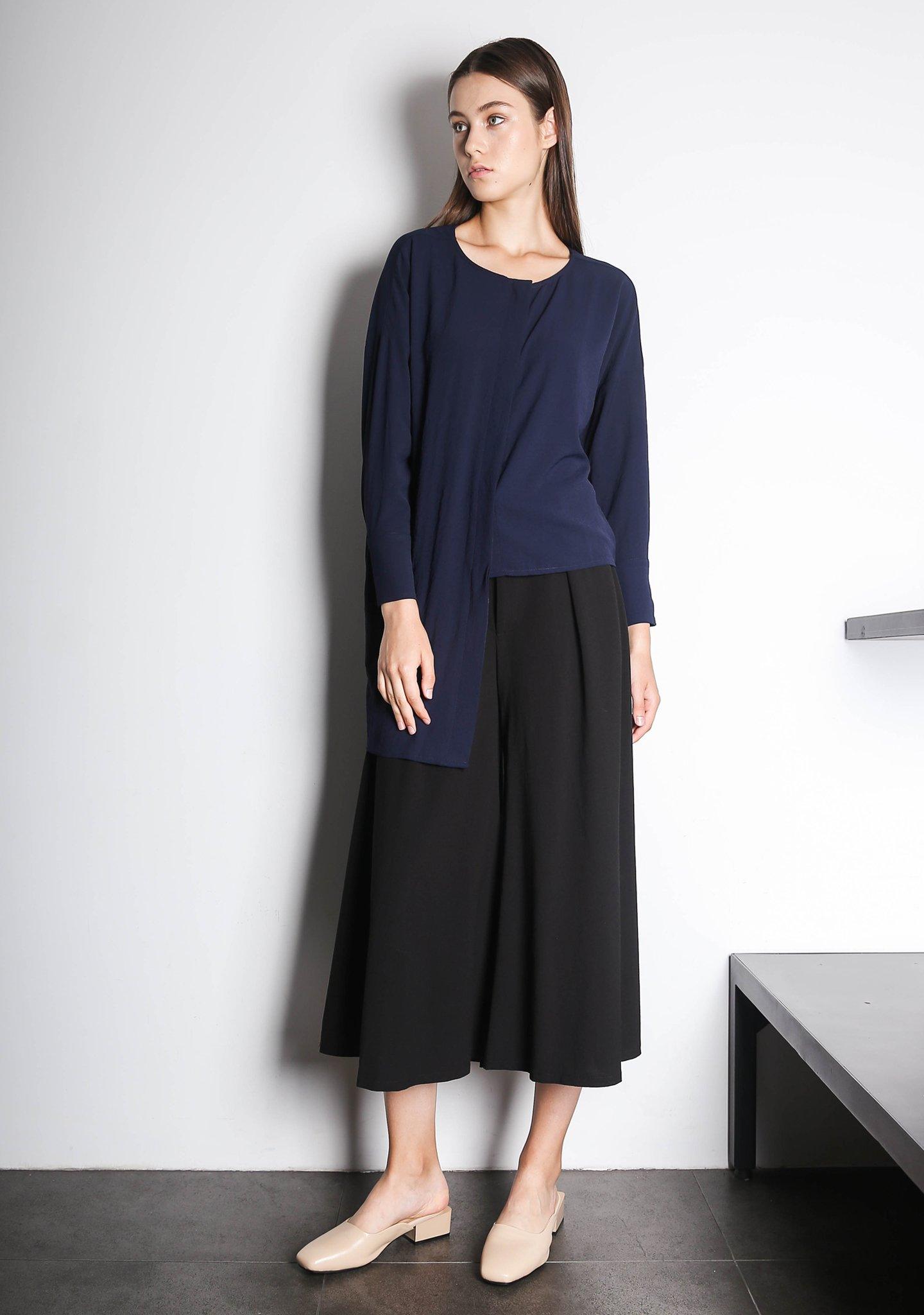 SONYA TOP - NAVY - SALIENT LABEL