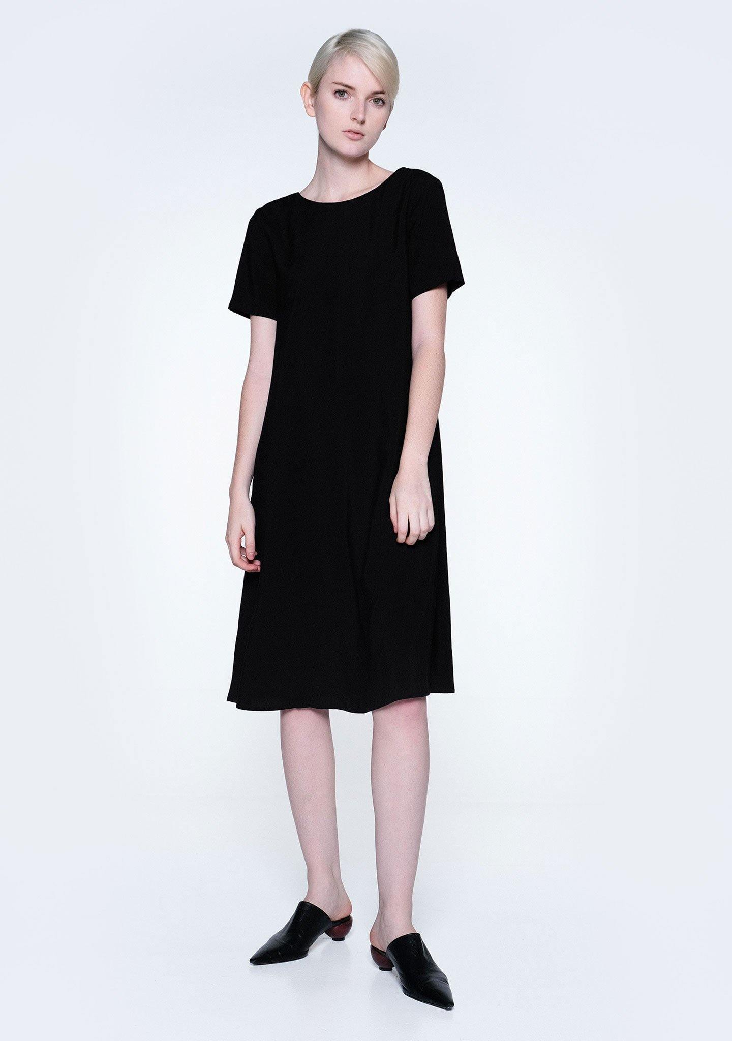 TARYN V-BACK SHORT SLEEVES MIDI DRESS - COAL - SALIENT LABEL
